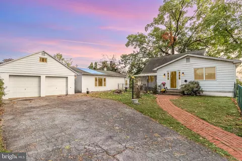 105 Oak Hill Dr, Middletown, PA 17057