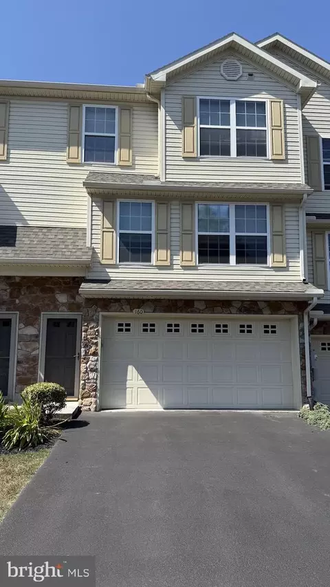 160 Mapleton Dr, Harrisburg, PA 17112