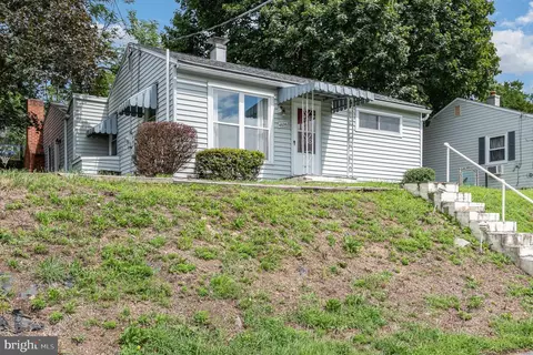 4606 Hillside Rd, Harrisburg, PA 17109