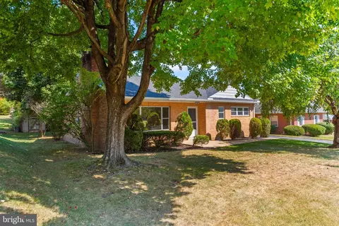 3802 Bonnybrook Rd, Harrisburg, PA 17109
