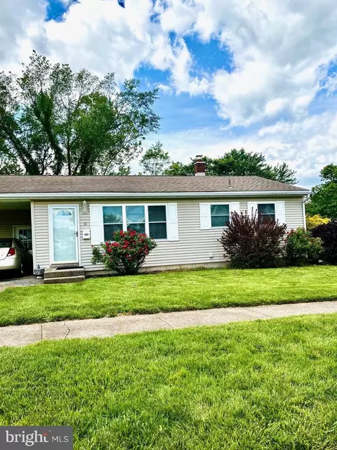 4 Greenwood Dr, Middletown, PA 17057