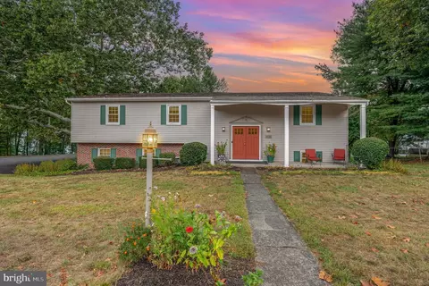 2120 Sycamore Dr, Harrisburg, PA 17112