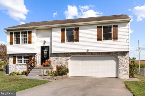 2966 Orchard Ln, Middletown, PA 17057
