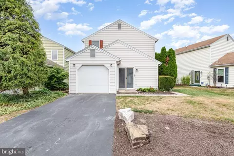 2225 Concord Cir, Harrisburg, PA 17110