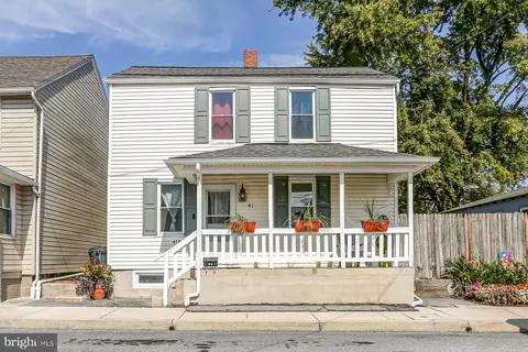 41 E High St, Middletown, PA 17057