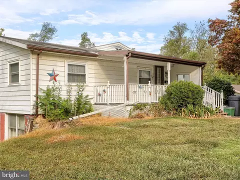 1028 Kathryn Ave, Dauphin, PA 17018