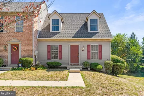 313 Woodland View Ct, Harrisburg, PA 17110