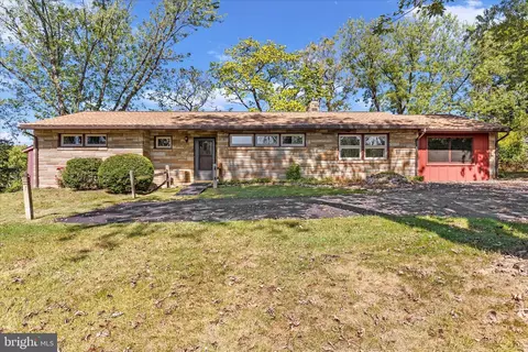 1418 Blue Mountain Pkwy, Harrisburg, PA 17112