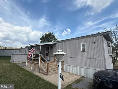 2 Caravan Ct, Middletown, PA 17057
