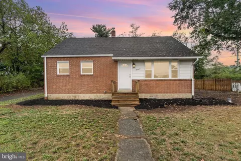 14 Carolyn St, Harrisburg, PA 17112