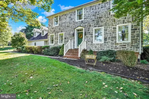 13 Bonnywick Dr, Harrisburg, PA 17111