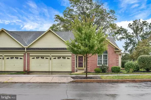 9 Almond Dr, Hershey, PA 17033