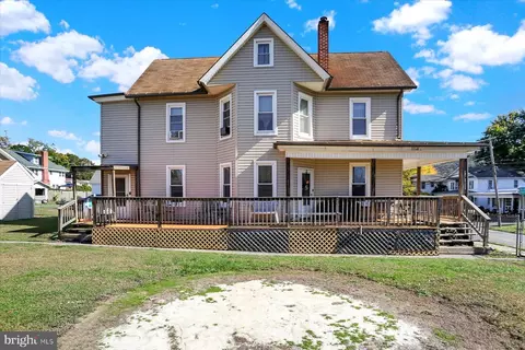 795 State St, Millersburg, PA 17061