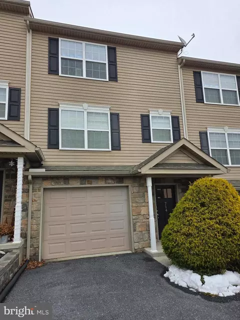 714 Gregs Dr, Harrisburg, PA 17111