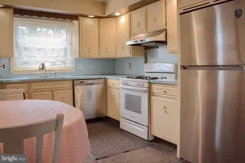 128 Market St E, Williamstown, PA 17098