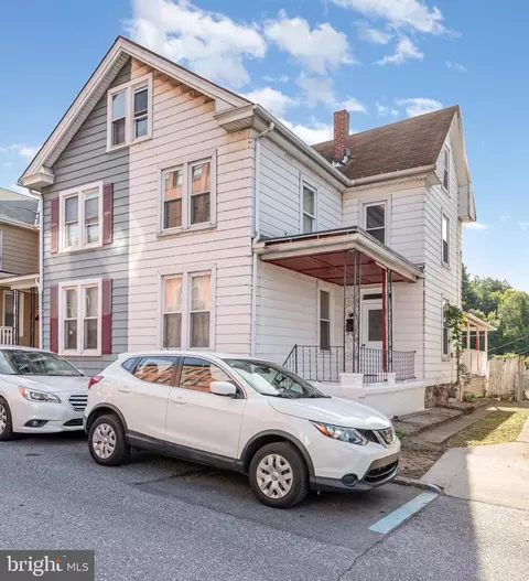 226 Elm St, Steelton, PA 17113