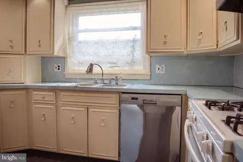 128 E Market St, Williamstown, PA 17098