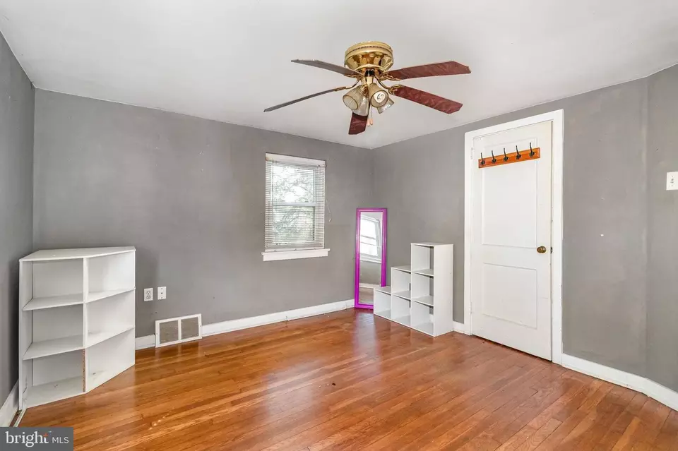 Bedroom - 3763 Montour St, Harrisburg, PA 17111 photo 2 of 6