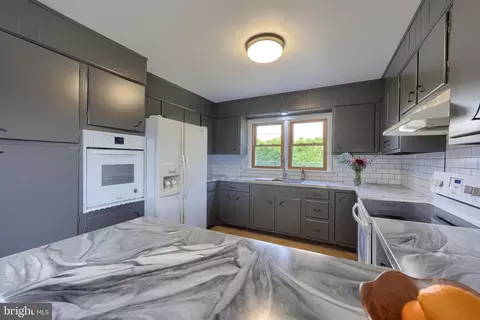 Kitchen - 428 Beech Ave, Hershey, PA 17033 photo 2 of 6