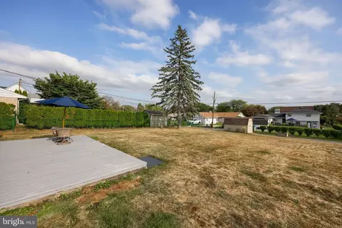 Exterior - 428 Beech Ave, Hershey, PA 17033 photo 9 of 10