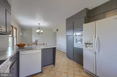 Kitchen - 428 Beech Ave, Hershey, PA 17033 photo 6 of 6