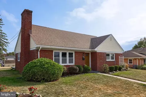 Exterior - 428 Beech Ave, Hershey, PA 17033 photo 4 of 10