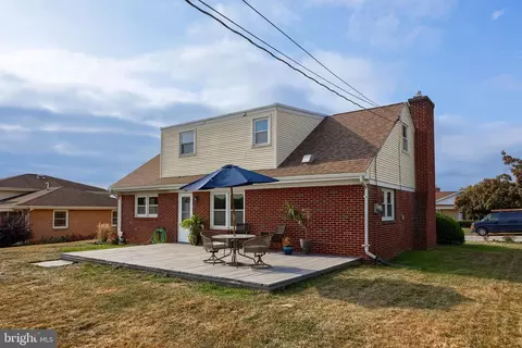 Exterior - 428 Beech Ave, Hershey, PA 17033 photo 6 of 10