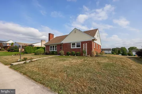 Exterior - 428 Beech Ave, Hershey, PA 17033 photo 5 of 10