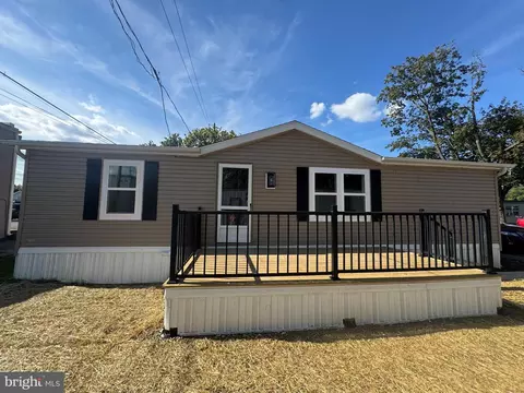 4 Nelson Manor Ln, Middletown, PA 17057