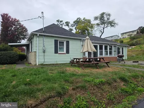 6520 Derry St, Harrisburg, PA 17111