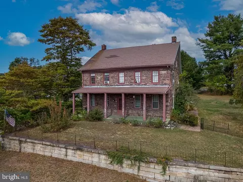 3059 Peters Mountain Rd, Halifax, PA 17032