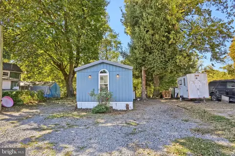 711 Railroad St, Millersburg, PA 17061