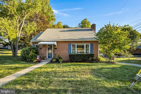 5797 Locust Ln, Harrisburg, PA 17109