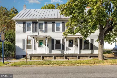 226 W 228 W Main St, Hummelstown, PA 17036