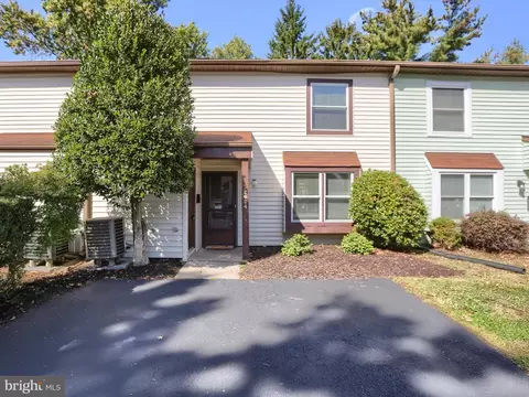2624 Cranberry Cir, Harrisburg, PA 17110