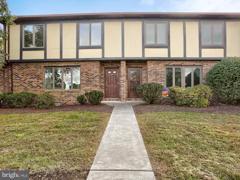 3877 N Sarayo Cir, Harrisburg, PA 17110