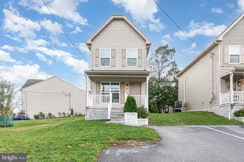 1011 Balthaser St, Harrisburg, PA 17112
