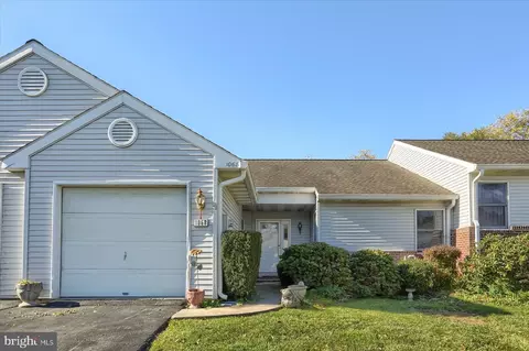 1068 Country Hill Dr, Harrisburg, PA 17111