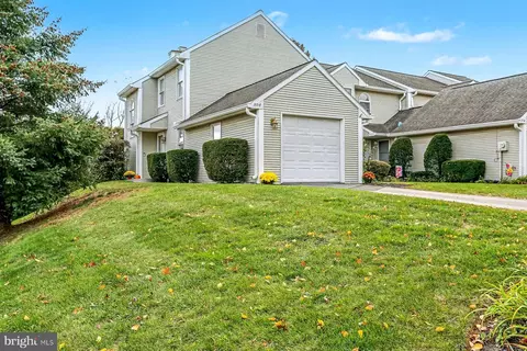 5718 Arklow Dr, Harrisburg, PA 17111