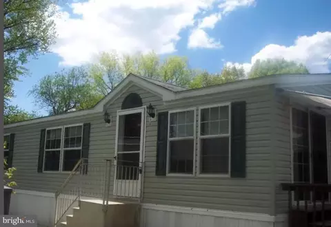 71 Lake Dr, Middletown, PA 17057