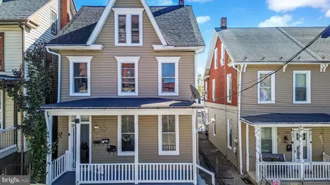 218 Elm St, Steelton, PA 17113