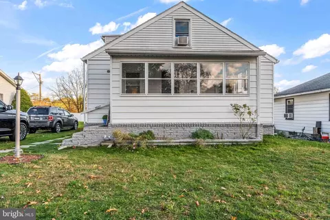 5527 Locust St, Harrisburg, PA 17112