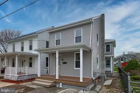 16 Juniata St, Middletown, PA 17057