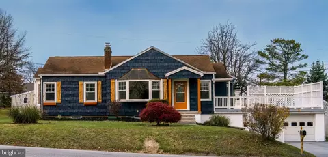 82 S Houcks Rd, Harrisburg, PA 17109