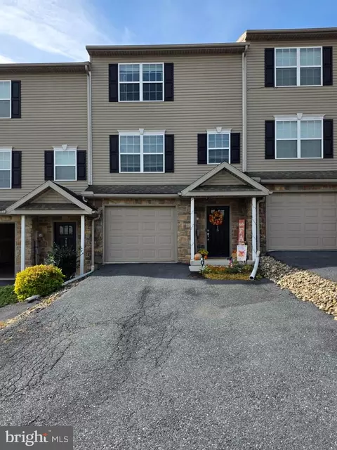 715 Gregs Dr, Harrisburg, PA 17111