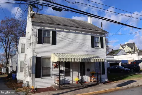 333 N 335 N Catherine St, Middletown, PA 17057