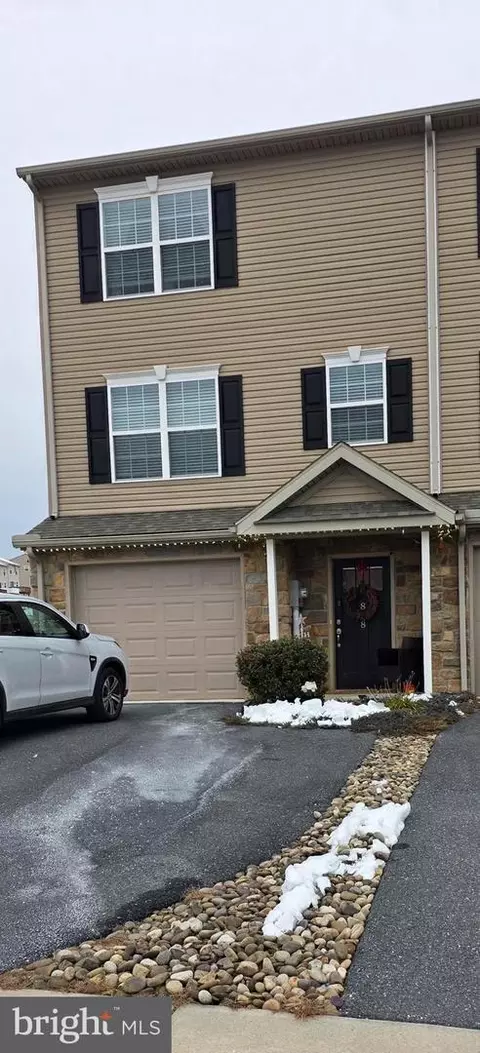 848 Gregs Dr, Harrisburg, PA 17111