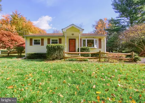 740 Shady Dr, Harrisburg, PA 17111