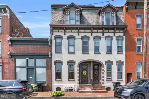 566 Race St, Harrisburg, PA 17104