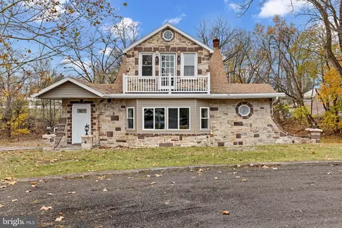 3507 Union Deposit Rd, Harrisburg, PA 17109